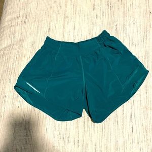 Lululemon Hotty Hot Short 4”